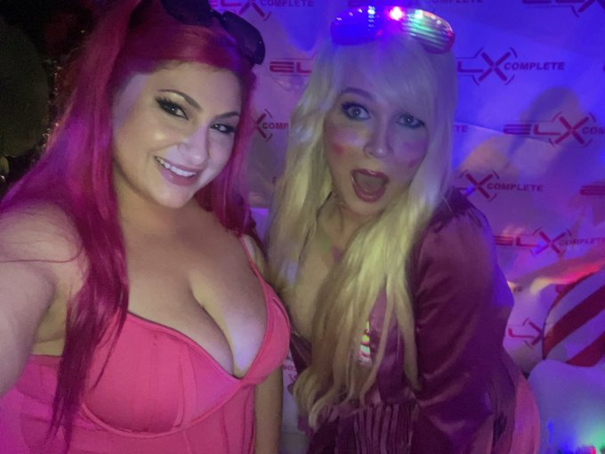 💕@MrsKellyPierce #xbizmiami https://t.co/BiKEuPvO0K<a class="tags" href="/tag/mrskellypierce">@mrskellypierce</a><a href="/tag/xbizmiami"class="tags">#xbizmiami</a>