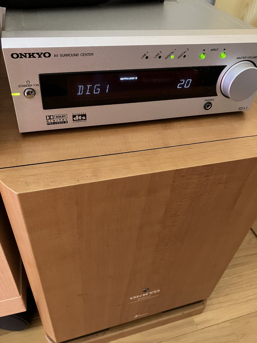 8SoSweet8's tweet photo. ちなみに
20年以上前のこれがあったので、
火を入れてみたら、
ちゃんと「音」がして、
嬉しかったっす🍭
#BARBEEBOYS
#PlainBee
#ONKYO https://t.co/rpTrozV1oq