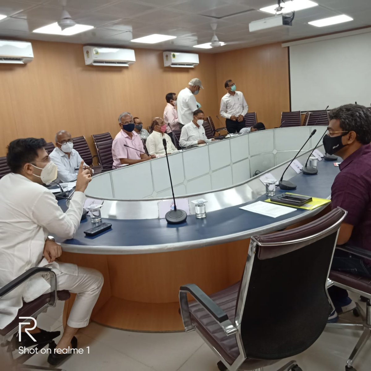 SwayamSevakDal's tweet photo. साथ ही ओम विहार एक्सटेंशन के निवासी गली नंबर 1 से 15 (खासकर गली नंबर 7,8 &amp; 9) के निवासी पिछले 4-5 सालों से पानी की घोर समस्या से जूझ रहे हैं. @raghav_chadha @DelhiJalBoard @Ceo_djb @GulabMatiala @RameshMatiala के तमाम आश्वासन के बाद भी अभी तक कोई समाधान नहीं मिला है. https://t.co/v9PTPE4Pfo