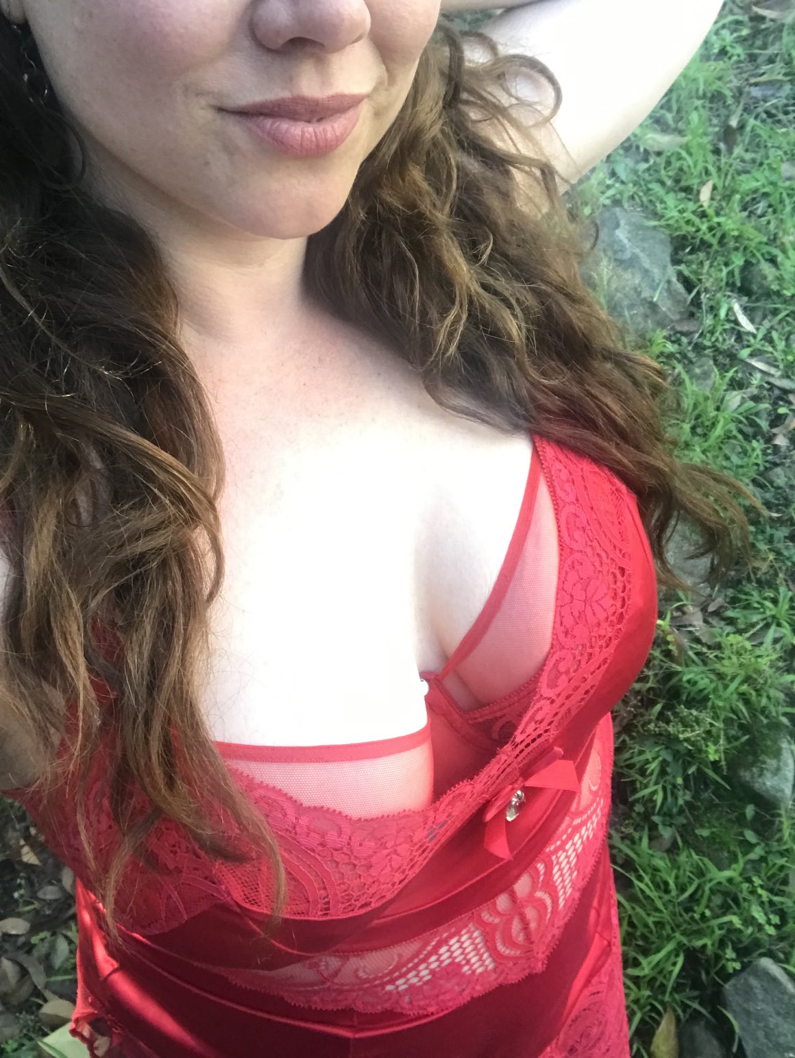 Amber Moore on Twitter: "Lady in red. 💋 https://t.co/xTf9NaZtRY" / Twitter