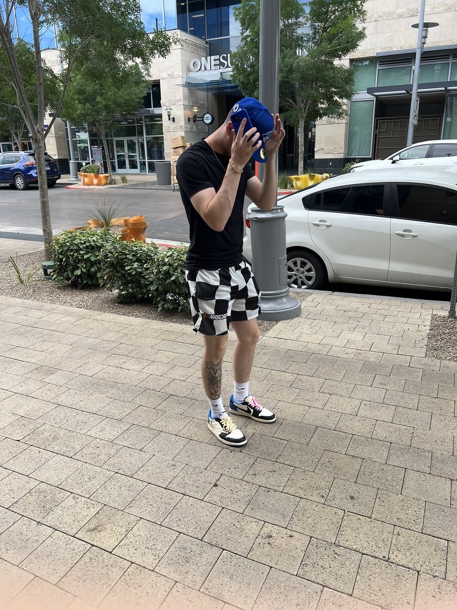 marshy_poo's tweet image. Grind strenuous, cash out continuous 🏁