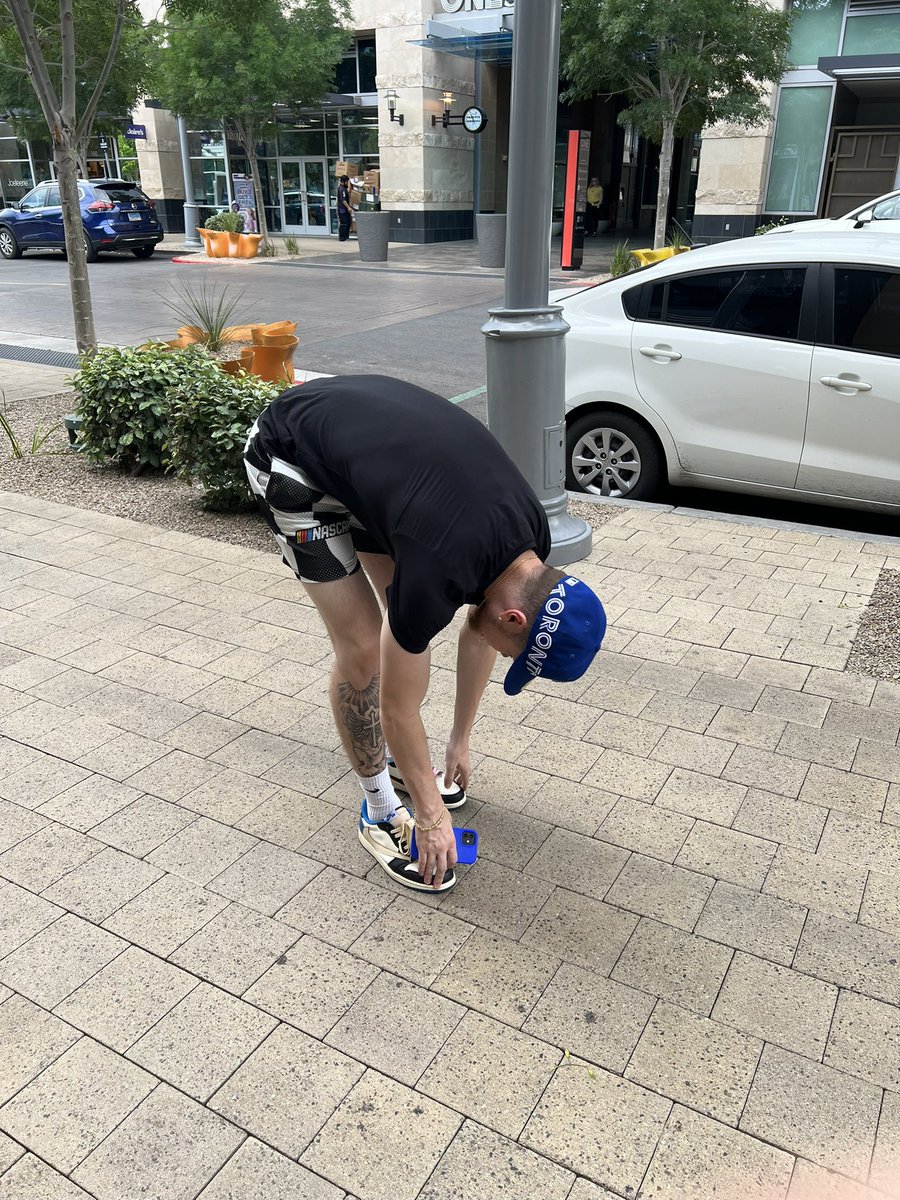 marshy_poo's tweet image. Grind strenuous, cash out continuous 🏁