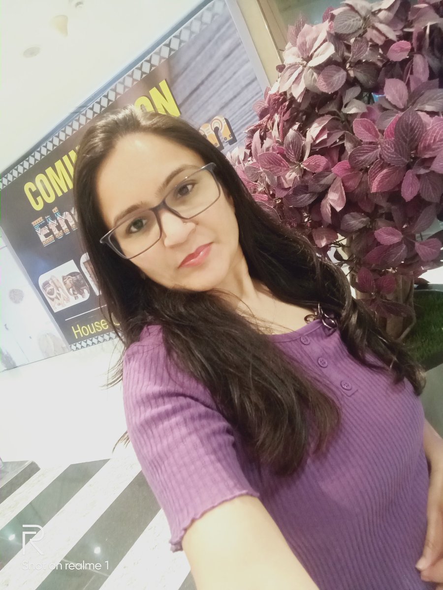 Savalgishweta's tweet photo. Transformation 🥳🥳🥳
#picoftheday #Transormation #selflove #selfie
Before 👇 After 👇 https://t.co/aGJkG2cbIO