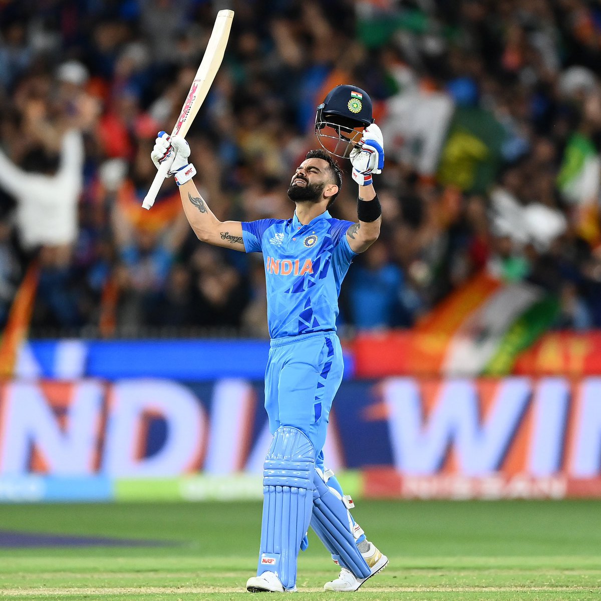 awkdipti's tweet photo. tl had never been more Kohli-fied https://t.co/mxAxcIPFlh