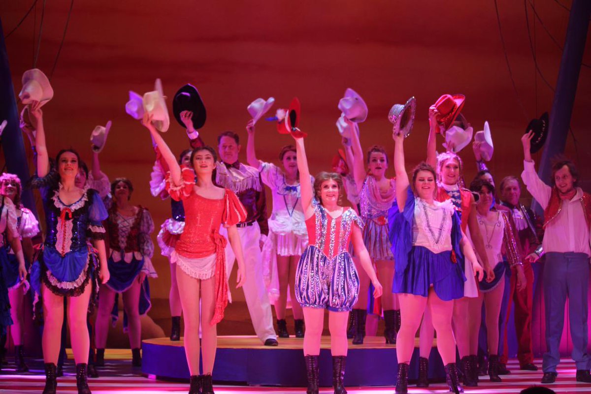 Manx_Ops's tweet image. Wonderful traditional musical Annie Get your Gun 🎭🤠 fabulous cast &amp;amp; production team !!   #memories #theatre #musicals #isleofman