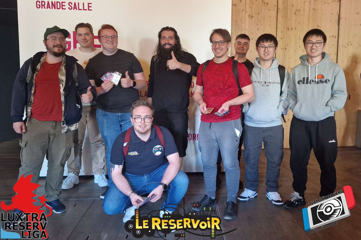 tl_teamlxb2007's tweet image. 1. Pokémon Turnéier am Kaarte Beräich 

Hei nach eng Kéier eis Spiller déi en Sonnden de 14/05/2023 op der Geek Foire um Pokémon Turnéier deelgeholl hunn.

Op dëser Plaz ee grousse Merci un Iech alleguerten an un eisen Partner Le Reservoir fir d’Ënnerstëtzung!