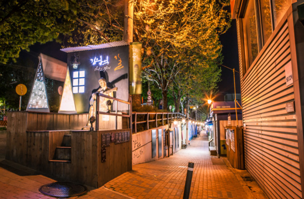 issw34's tweet photo. 🎉ISSW34 Optional Tour: Daegu Night Tour1🎉

✅ July, 16 (Sun.) 19:00pm-22:30pm
✅ Chilseong Night Market ➡ Kimkwangseok Street ➡ Dongseong-ro
✅ Free of charge

☑ Website: https://t.co/GSDBdVYgC3
☑ Contact: issw34.info@gmail.com

#ISSW34 #symposium #shockwave #daegu #korea https://t.co/gpNBL9jpGG