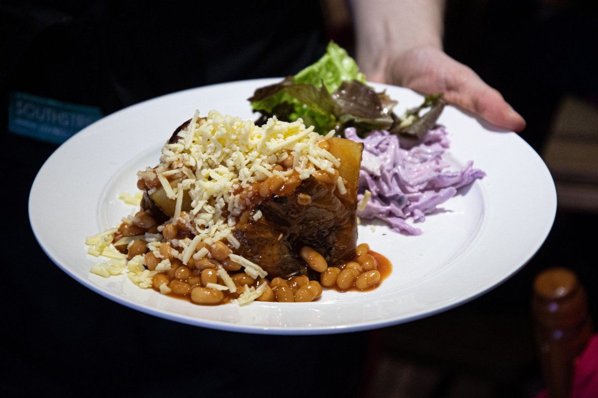 breakfasts86691's tweet photo. Come and try our daily fresh jacket potatoes, we have prawn and mary rose, tuna mayo and beans and cheese #jacketpotato #cafe https://t.co/chjiOTwAz4