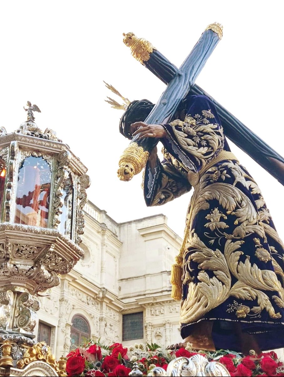 Señor de Pasión @Hdad_Pasion en el #santoentierrogrande #Sevilla #SemanaSanta #semanasanta2023 #semanasantaensevilla #SSantaSevilla23