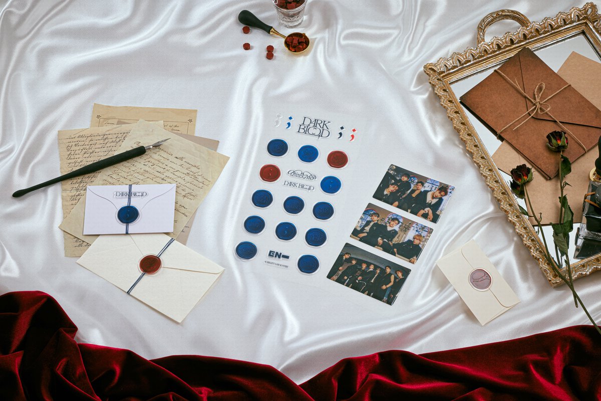 HYBE_MERCH's tweet image. ENHYPEN 4th Mini Album 'DARK BLOOD' Official Merch.

☑️쇼케이스 현장 판매
📆2023. 05. 22. 10:00AM ~ 7:30PM(KST)
📍고려대학교 화정체육관

☑️온라인 판매
📆2023. 05. 25. 6PM(KST)
📍@weverseshop

#ENHYPEN #엔하이픈 #DARKBLOOD