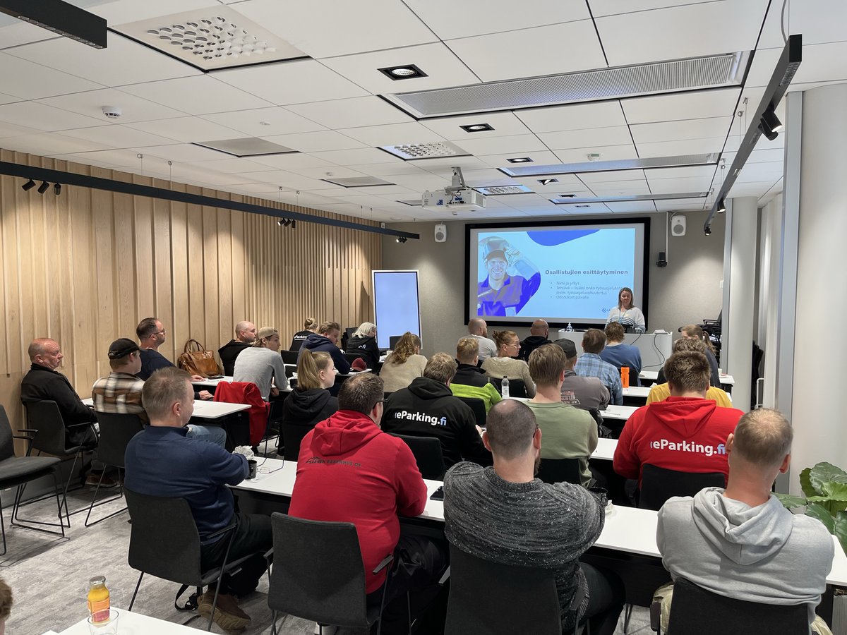 Työturvallisuuskorttikoulutus käynnissä: perustietoa työympäristön vaaroista ja työsuojelusta. Älä kävele ohi, jos huomaat vaaranpaikkoja, vaan ilmoita esihenkilölle. Peltirutut korjaantuu, mutta myös oma työkykysi voi olla vaarassa, jos työympäristössä on epäkohtia.#elämänturva