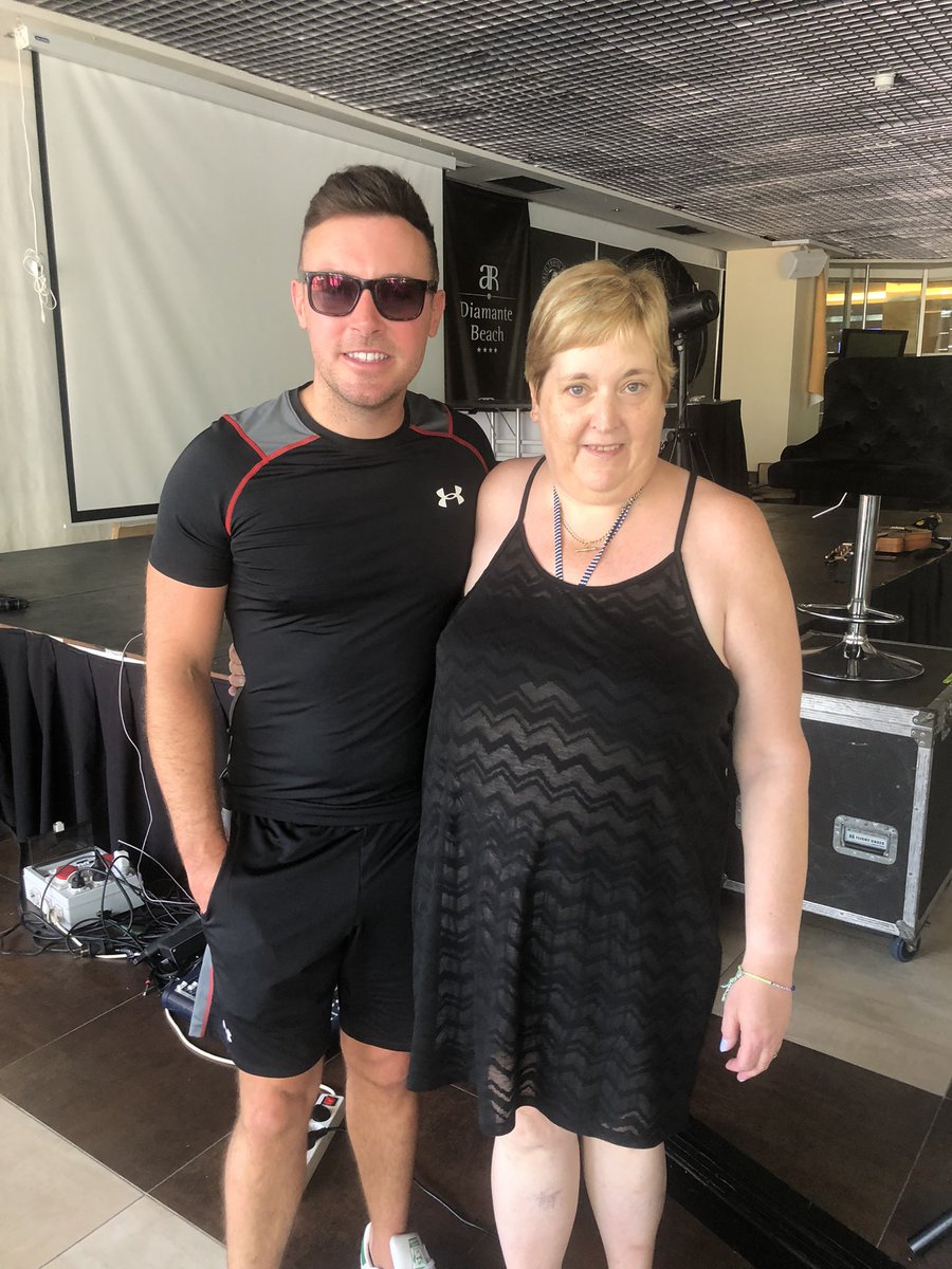 EmmaLouLoux's tweet photo. @iamNATHANCARTER @bazkirwan @GaryGambleShow could you wish my mum @Helenathanicky1 a happy birthday please it would make her day 🥳🎂 https://t.co/dUsW9JNVZU