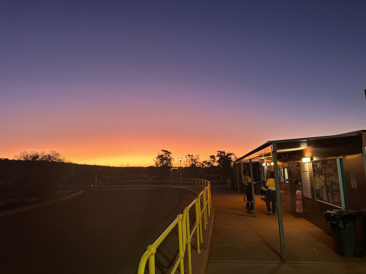 _Adamparsons's tweet photo. Sun rises &amp; Sun sets in The Pilbra are different level #Australia #Pilbra #Sodexo https://t.co/9eCGuxuTqY