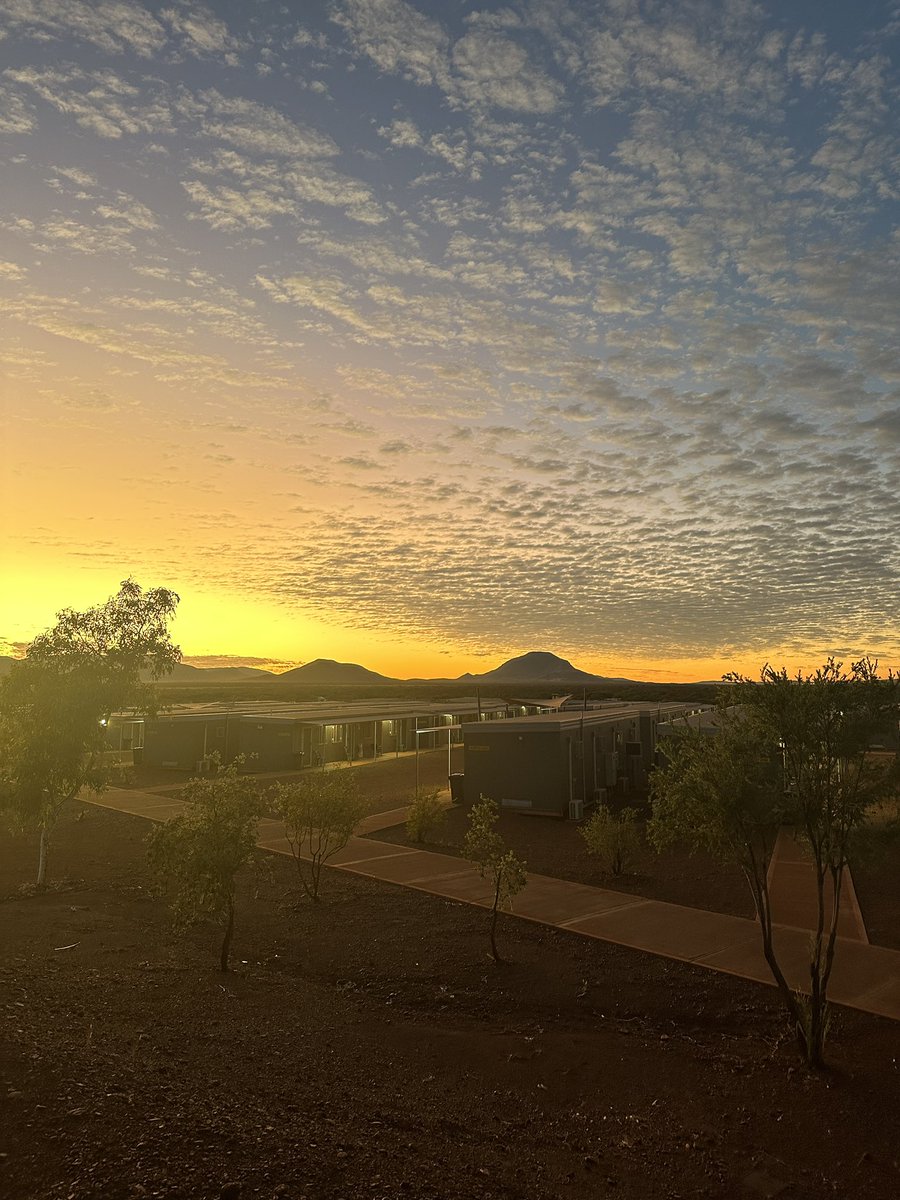 _Adamparsons's tweet photo. Sun rises &amp; Sun sets in The Pilbra are different level #Australia #Pilbra #Sodexo https://t.co/9eCGuxuTqY