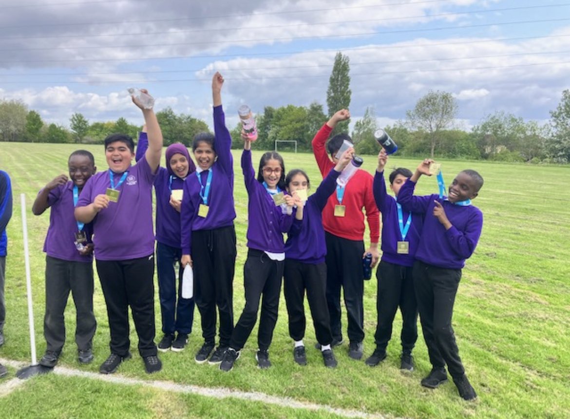 Year 5/6 mixed rounders event for our primary schools.  Parkland and Princeville were both in attendance with their fabulous students and staff.  21 students took part in the event on our school field and I'm delighted to say that rain did not stop us,