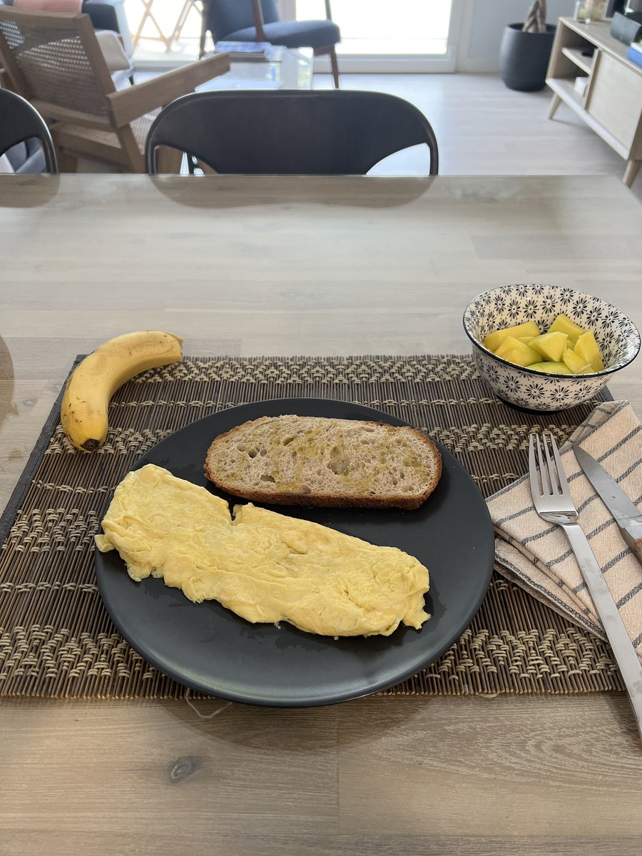 soyJaviLinares's tweet image. En unos meses cumplo 30 años

Uno de los objetivos es ganar bastante masa muscular

Cada vez hay más estudios que vinculan la longevidad y la calidad de vida a la masa muscular

Y por supuesto… el aspecto estético también cuenta. 007 allá voy! 

Mi rutina de mañana es; 

Café…