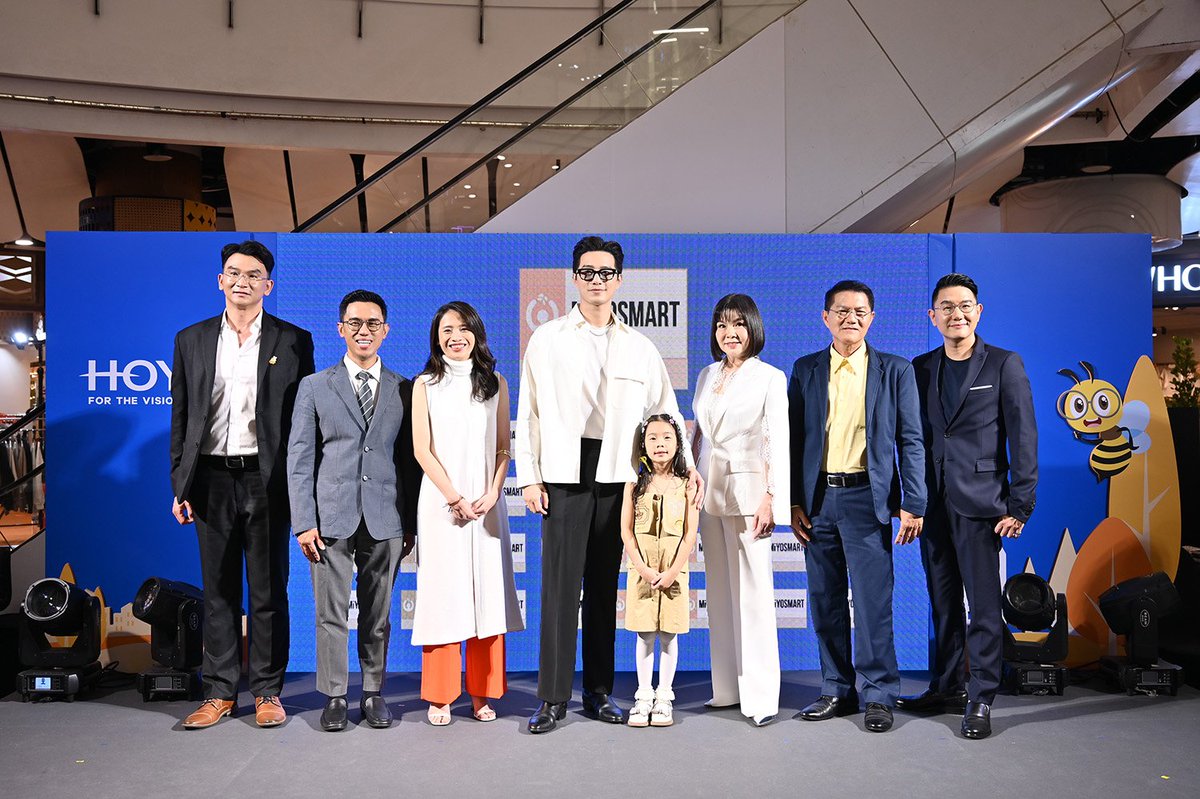 MPlay_2021's tweet image. บี้-ธรรศภาคย์ ซี รู้สึกตื่นเต้นที่ ไทยโฮยาเลนซ์ ได้เปิดตัวเลนส์ MiYOSMART ซึ่งเป็น เลนส์แว่นตาที่ได้รับรางวัลด้วยเทคโนโลยีล้ำสมัยที่พิสูจน์แล้วว่าช่วยชะลอความก้าวหน้าของสายตาสั้น ในเด็กอายุ 8 ถึง 13 ปี 
m.facebook.com/story.php?stor…

#Miyosmart