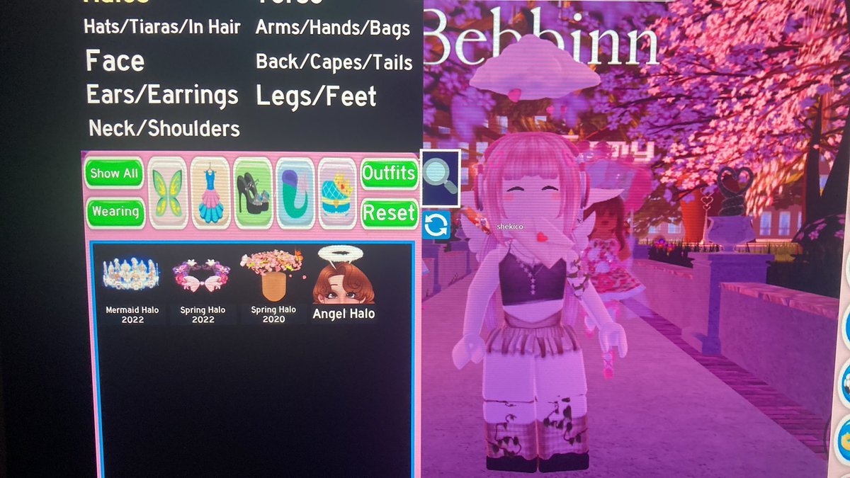 Bebbinn's tweet photo. Selling halos for PayPal.prices can be a agreed on.

Spring 20
Spring 22
Mermaid 22 

Ngf unless you are trusted 💖

#royalehigh #royalehighhalo #rhhalo #rhtrrade https://t.co/yLm2kZNEG5