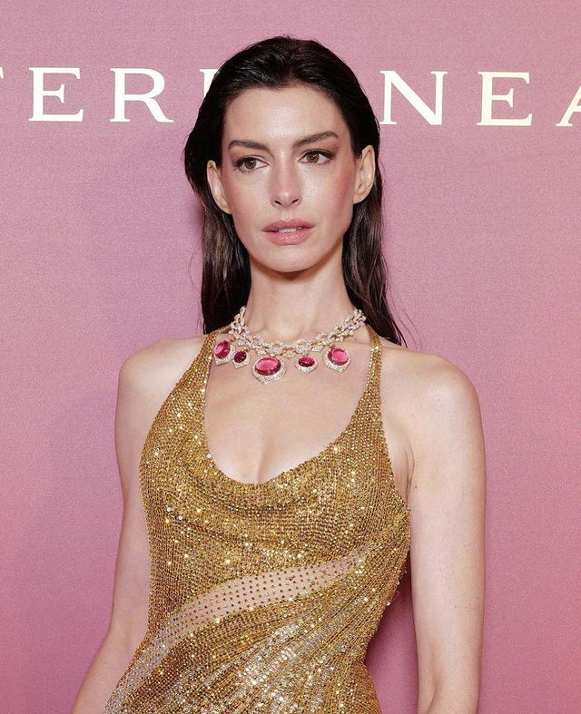 ftvmakeupartist's tweet photo. #BulgariMediterranea collection launch saw the presence of #LISABLACKPINK, #Zendaya, #AnneHathaway and #PriyankaChopra as global ambassadors gracing the event. 

#FTVIndia #FTVBeauty #LISAatBvlgariRunway #lisaxbulgari #BulgariHighJewelry #anne #zendayabulgari https://t.co/gmnuBxHi3w