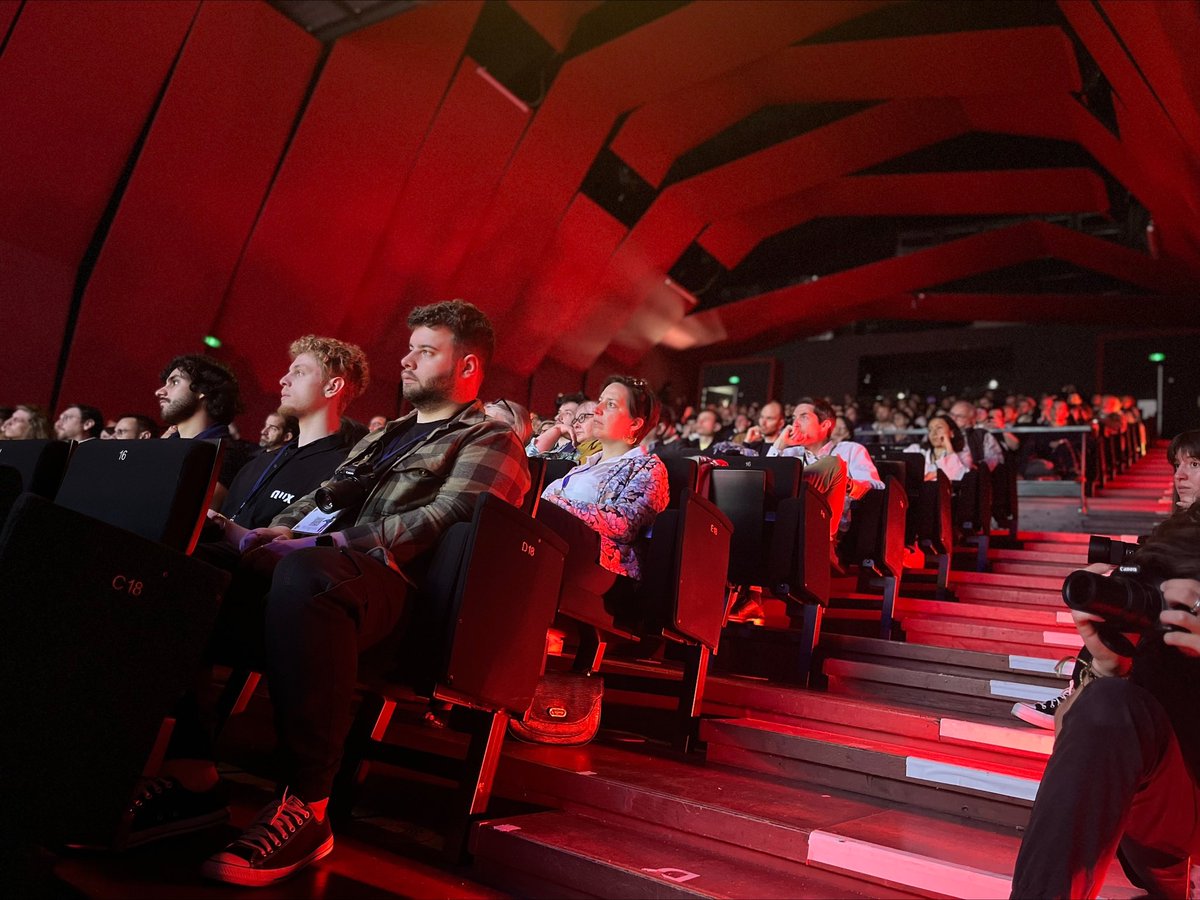 DFintelligence's tweet photo. Hier j’ai eu l’opportunité de parler d’#IA au @n_w_x . L’occasion de revenir sur pourquoi nous en sommes arrivés là aujourd’hui dans cet tech, ces cas d’usages mais aussi son futur avec ma vision sur les régulations et l’impact de l’#IA sur nos sociétés. Merci à l’organisation.🙏 https://t.co/ZSDIpGrCOr