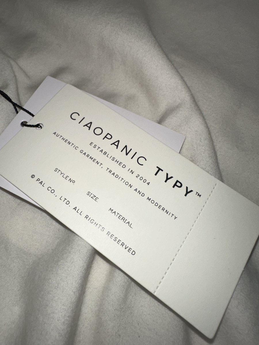 tsuna_kanwest7's tweet image. 5/4のヒルナンデス、ジャニーズファッション対決で淳太くんが選んでたかぎ編みカーディガン届いた❕❕デザインがめっちゃ可愛いのよ🥹最近暑くなってきてもう今シーズン着れないかもだけど大事に保管しておこ🥺
横山くんが楽しそうに連呼してたチャオパニックだよ❕❕
 #中間淳太 #CIAOPANIC