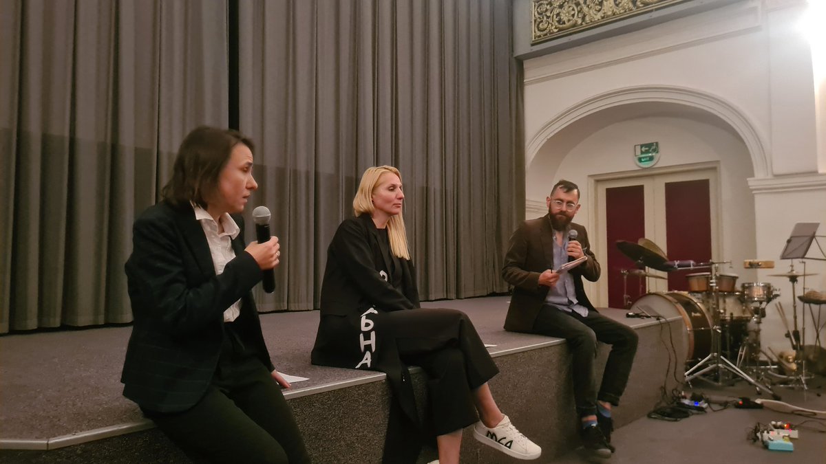 ukrstudies_ims's tweet photo. She reflected on the issues depicted in the film and extrapolated them onto the modern reality of the Russian invasion of Ukriane🇺🇦 from the global and national perspectives. The following discussion was full of interesting questions and thought-provoking ideas. https://t.co/4fYJSQfgs7