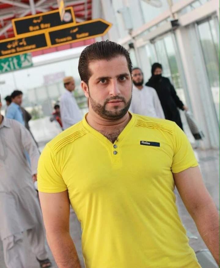 Young_kakar's tweet photo. ایک اور خوبصورت نوجوان زخموں کی تاب نہ لاتے ہوئے شہید ہوگیا
ظالموں اللہ تعالیٰ کی عذاب سے ڈرو جس دن اللہ نہ کرے تمھارے گھر سے ایسے خوبصورت نوجوانوں کی جنازے نکلیں گے تب پتہ چلے گا  قصور یہ تھا کہ پاکستان کی بقاء کی جنگ لڑھ رہا تھا اپنے لیڈر کے ساتھ https://t.co/0qJJGvREfy