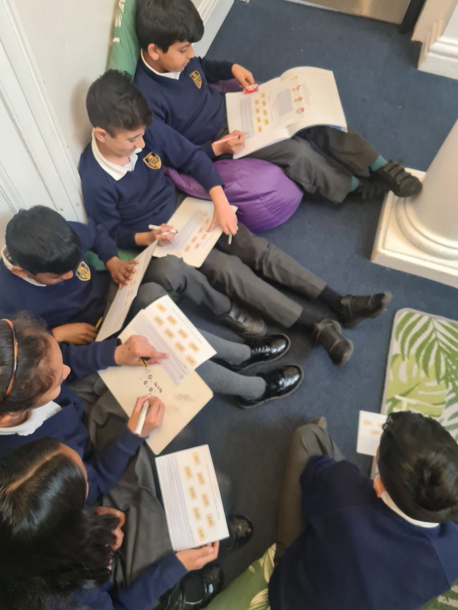 KrishnaAvantiPS's tweet image. Turtles busy working out a problem in maths.  #groupwork #deepeningunderstanding #mathproblemsolving