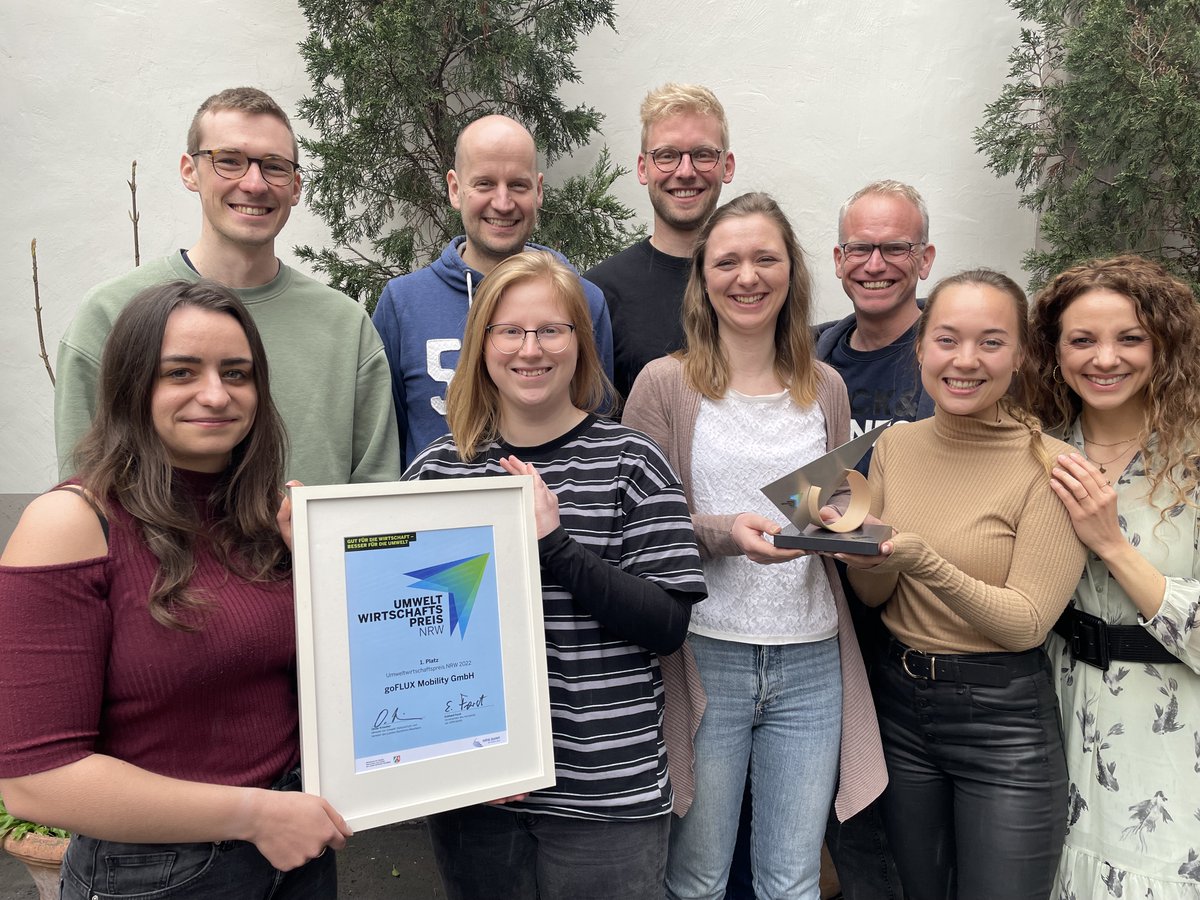 Vor 6 Monaten haben wir den <a href="/UWPNRW/">Umweltwirtschaftspreis NRW</a> gewonnen. Wir sind noch immer sehr stolz und froh über die positiven Entwicklungen. Herzlichen Dank an das <a href="/UmweltNRW/">Umweltministerium</a>, die <a href="/NRWBANK/">NRWBANK</a>, das <a href="/KNUW_NRW/">Umweltwirtschaft.NRW</a> für so viel Unterstützung auf verschiedenen Ebenen: Gemeinsam fördern wir die #Mobilitätswende!
