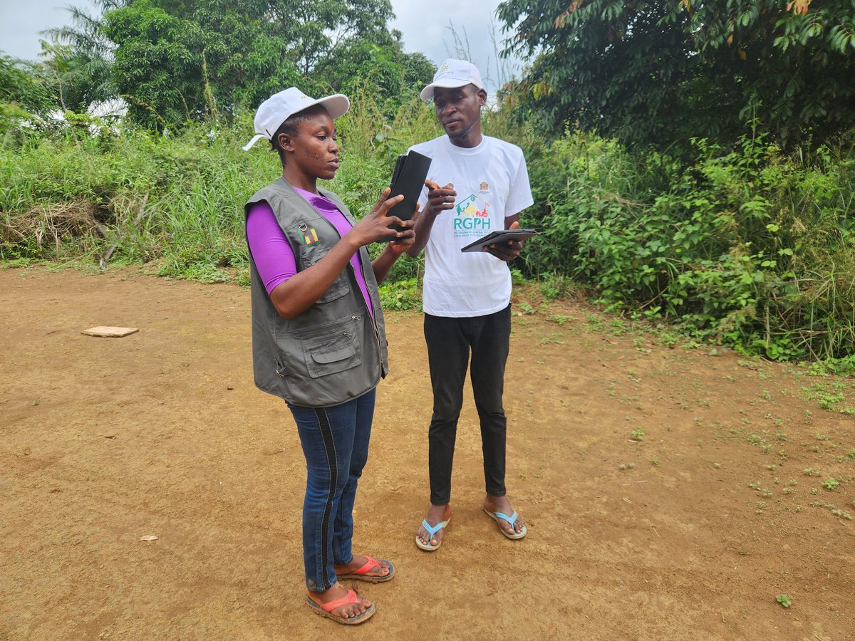 #Arrêt_sur_image.
Transmission de données entre un agent recenseur et un contrôleur. 
#Génération_Consciente
#OuvronsNosPortesAuRecensement
#Census2020
#RGPH5