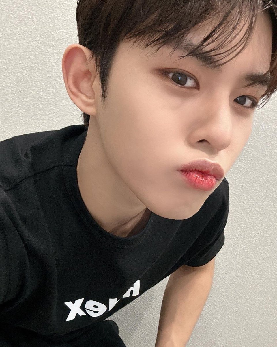 geon_archive's tweet photo. 230517 동건이 인스타그램 첫 게시물 🖤

https://t.co/4VjHYpE90Y

#TO1 #티오원 #DONGGEON #동건 https://t.co/svEGLZNFCJ