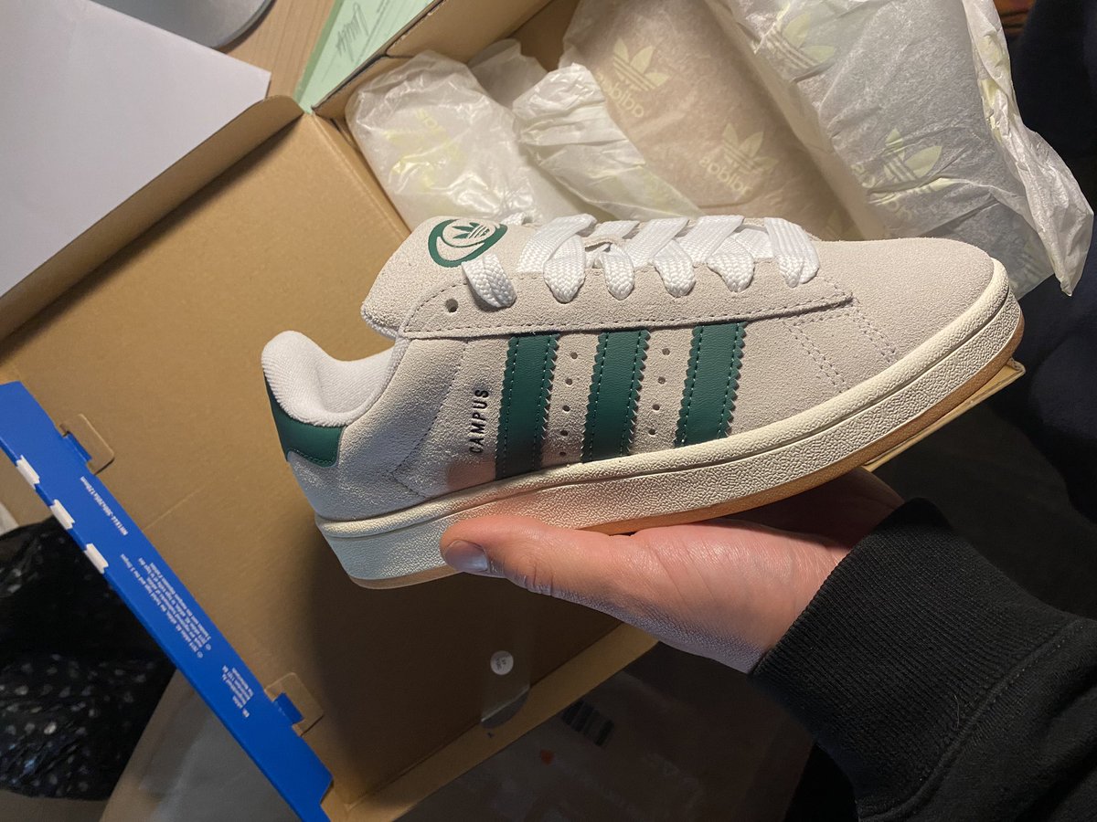 calos.day tweet media