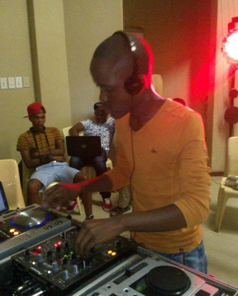 nastiixkidd's tweet photo. Happy birthday @DjCoachrsa may God bless you with more life &amp; infinite success 💯🥳I'm truly inspired by the black man's success from magaeng to riches🐐💰📈🙏🏽 BIG UP ABUTI💪🏿😅

#Ewallet  #FBK #DJCoach #FBKMARKETS https://t.co/PWG7tc5azU