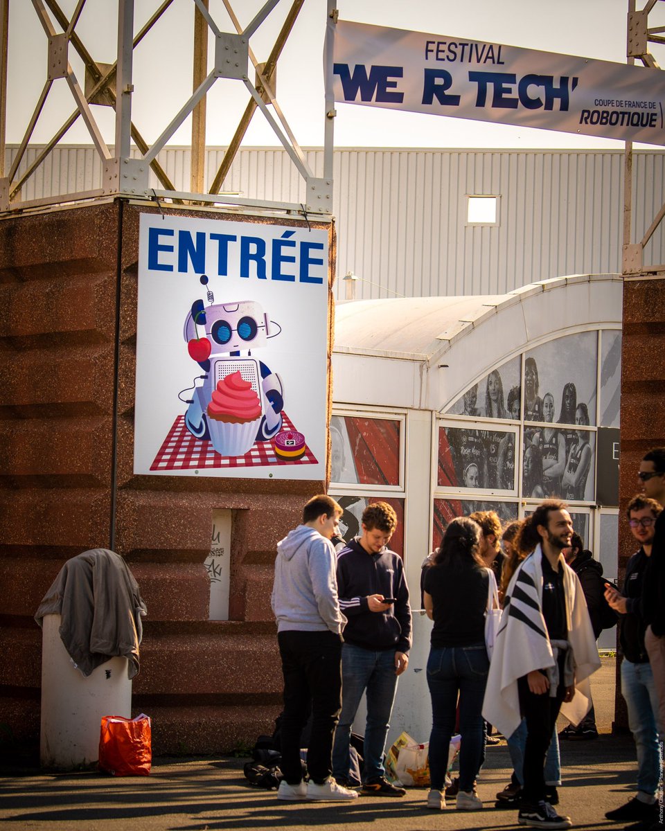 [🤖 Bienvenue à la Coupe de France de Robotique 2023 ! 🍒]

Les équipes arrivent, l’ambiance monte et les photos sont la !

#CDR2023 #CDFR2023 #TEAM #Robots #Robotique

<a href="/eurobot/">Eurobot</a> / <a href="/TropheesRobot/">Coupe de France de Robotique Junior</a> 🏆