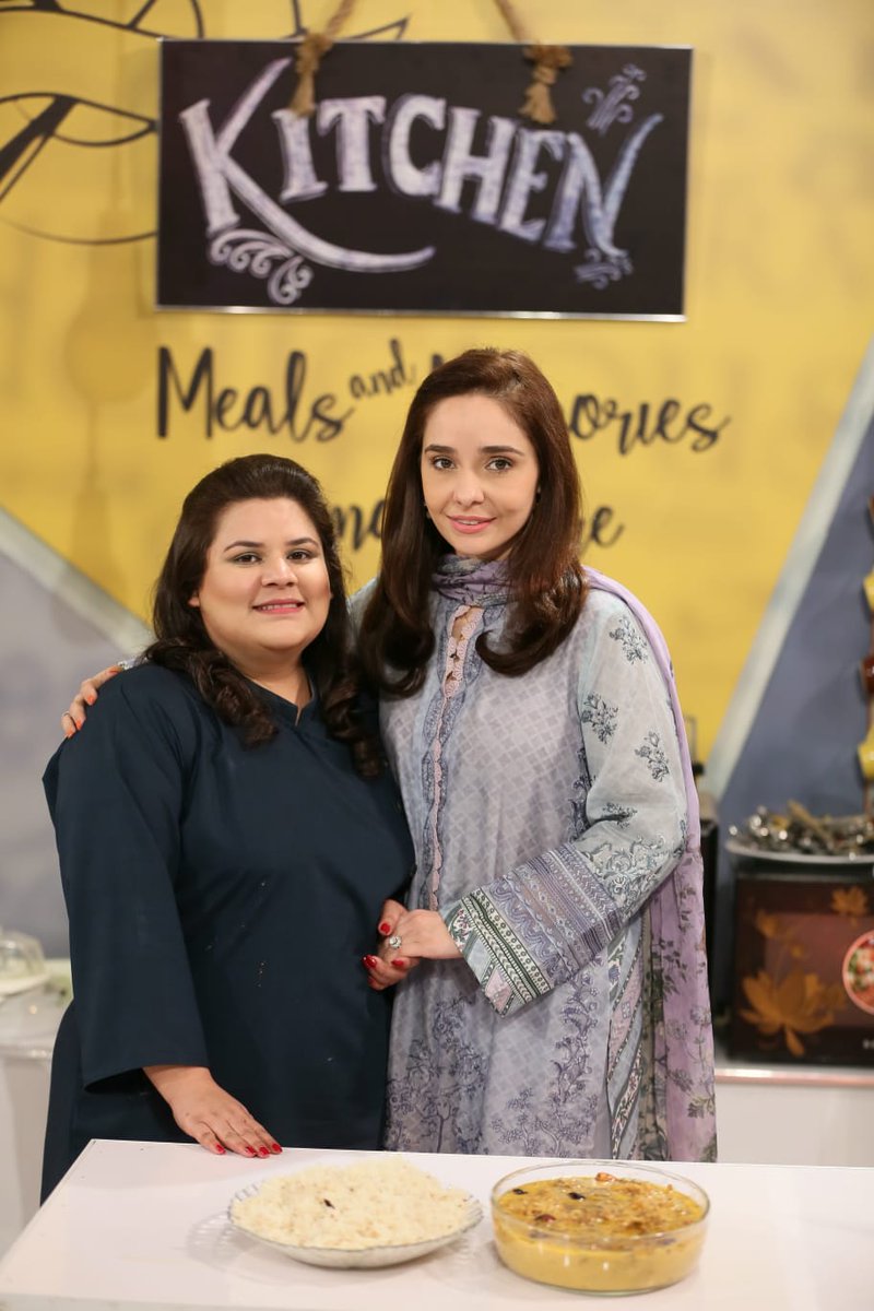 PTVHomeOfficial's tweet photo. Singer Hur Abbas was also part of todays show.
Chef Zufishan led the kitchen segment.
#ptv #ptvhome #ptvlive #liveshow #morningshow #morningathome #juggunkazim #filmindustry #syednoor #sairanaseem #film #music #livemusic #entertainment https://t.co/akux3Y4tNg