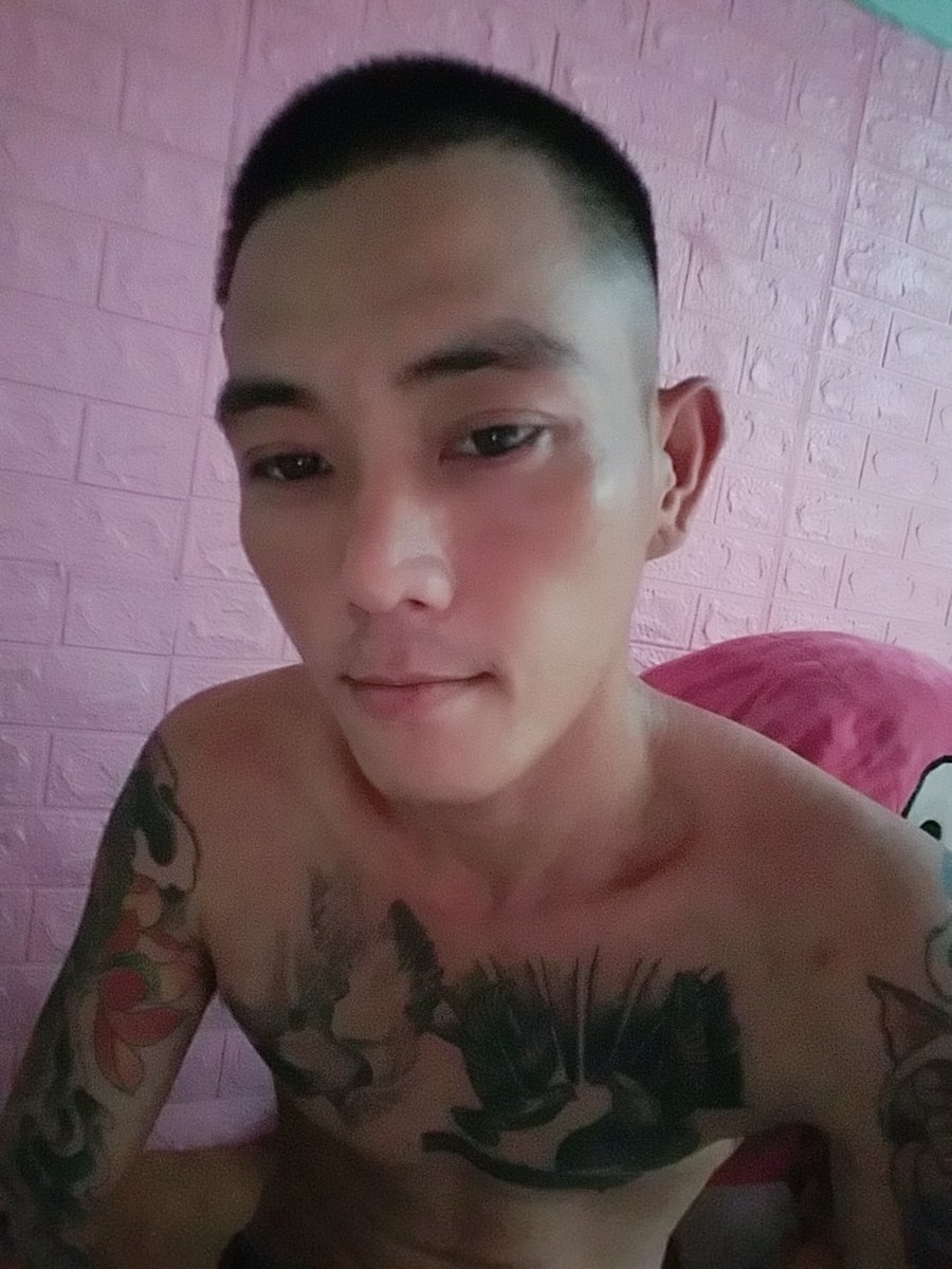 Phat_Tai69's tweet photo. Bình dương ơi có ai giúp kiếm tiền về quê đi nè https://t.co/vAeGkoCyHL