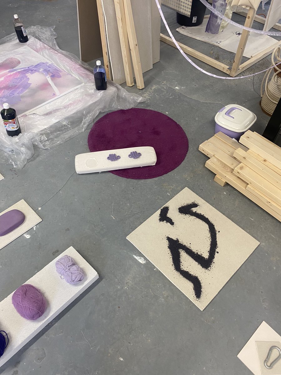 Nieuwe expositie in ACEC: Chapter Purple 🟣

In ACEC Ondergronds doet beeldend kunstenaar Kris Oost onderzoek naar de kleur paars. Een jaar lang nam ze alles wat met de kleur te maken heeft onder de loep.

Chapter Purple - Kris Oost | ACEC Ondergronds | 20 mei t/m 25 juni 2023