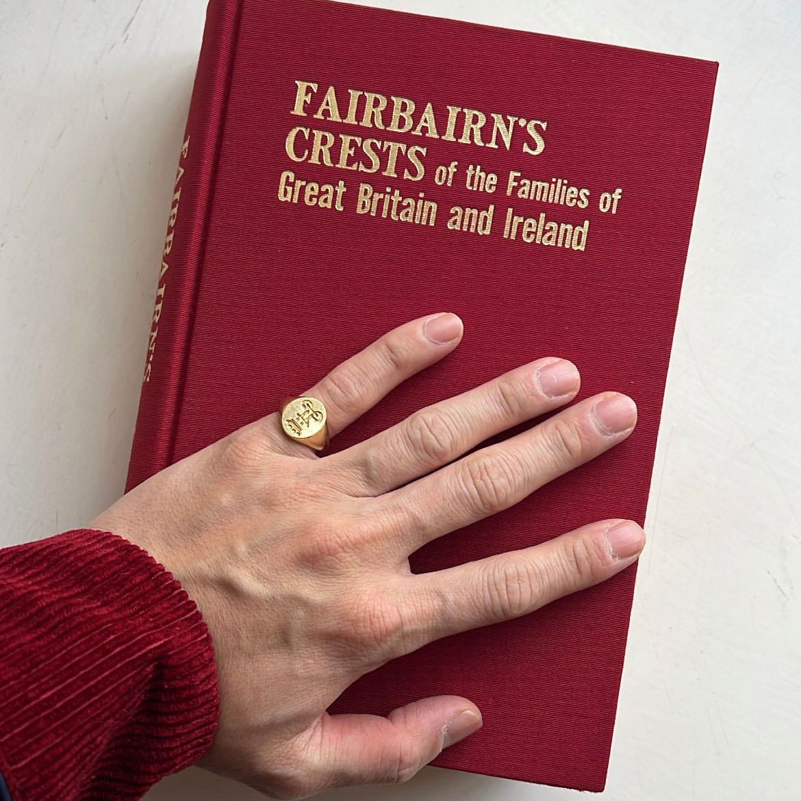 deakin_francis's tweet image. Did You Know? Traditionally, fathers would pass down their signet rings to their sons, adorned with their family crests or coat of arms. Nowadays, signet ring meanings have evolved and are also widely adopted as fashionable acccessories for all.

#deakinandfrancis #signetring