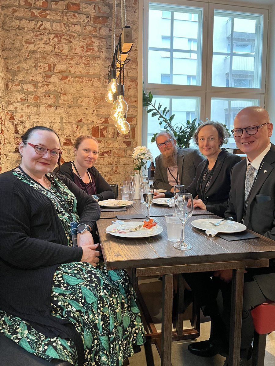 Pirkanmaan hyvinvointialueen pääluottamusmiehiä ja HR johtoa Lahden Malskilla, tutustumista, verkostoitumista. Yhdessä tehden onnistumme! #siirtymä #tyomarkkinaseminaari #pirha