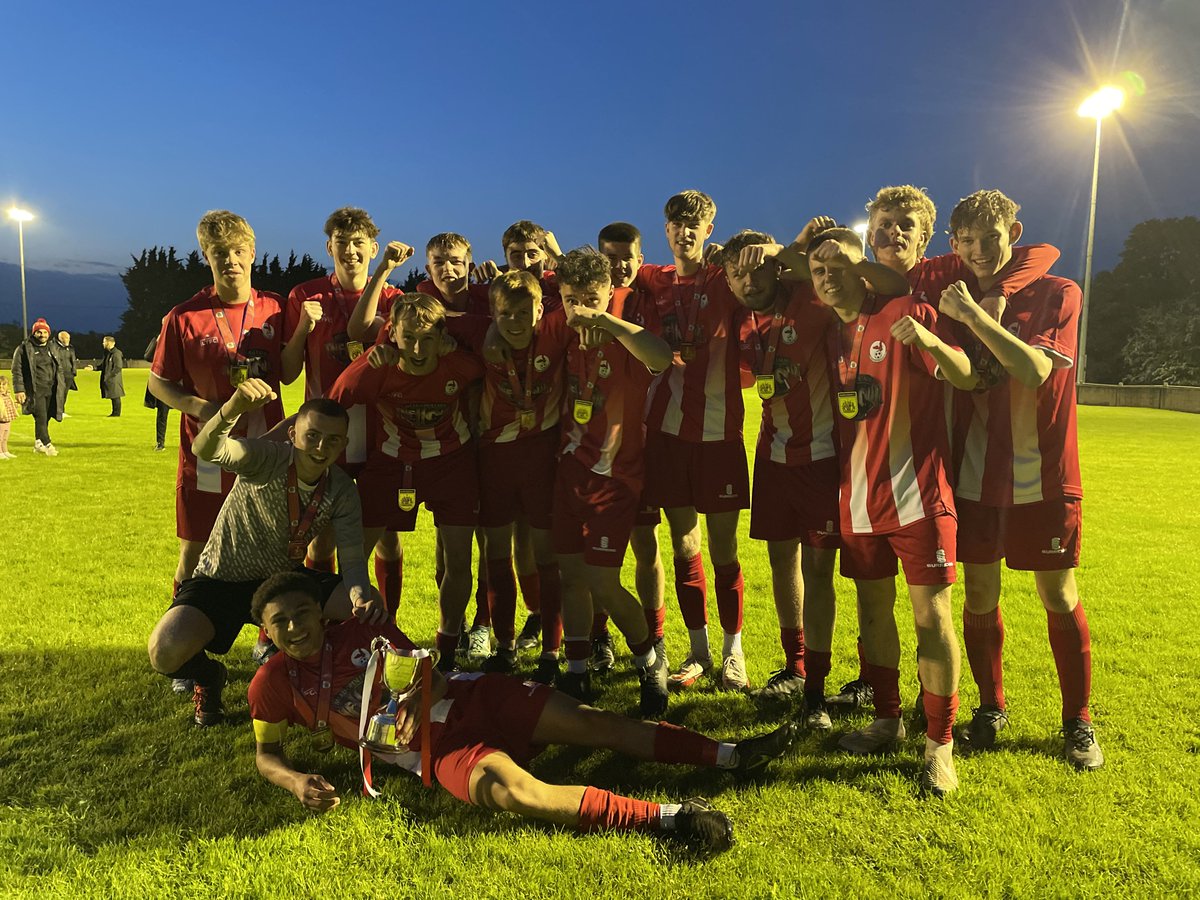 LeightonTownFC's tweet photo. 𝐋𝐞𝐢𝐠𝐡𝐭𝐨𝐧 𝐓𝐨𝐰𝐧: 𝟐𝟐/𝟐𝟑 𝐂𝐚𝐦𝐩𝐚𝐢𝐠𝐧 🏆

First Team 🏆
 - League Champions
 - League Cup Winners

Development Team 🏆
  - Promotion to Step 6

U18’s 🏆
  - SCYFL Champions
  - Beds U18’s Floodlight Winners

Not a bad season for the club 👏

#YourTeamYourTeam https://t.co/cMSqBzqblN