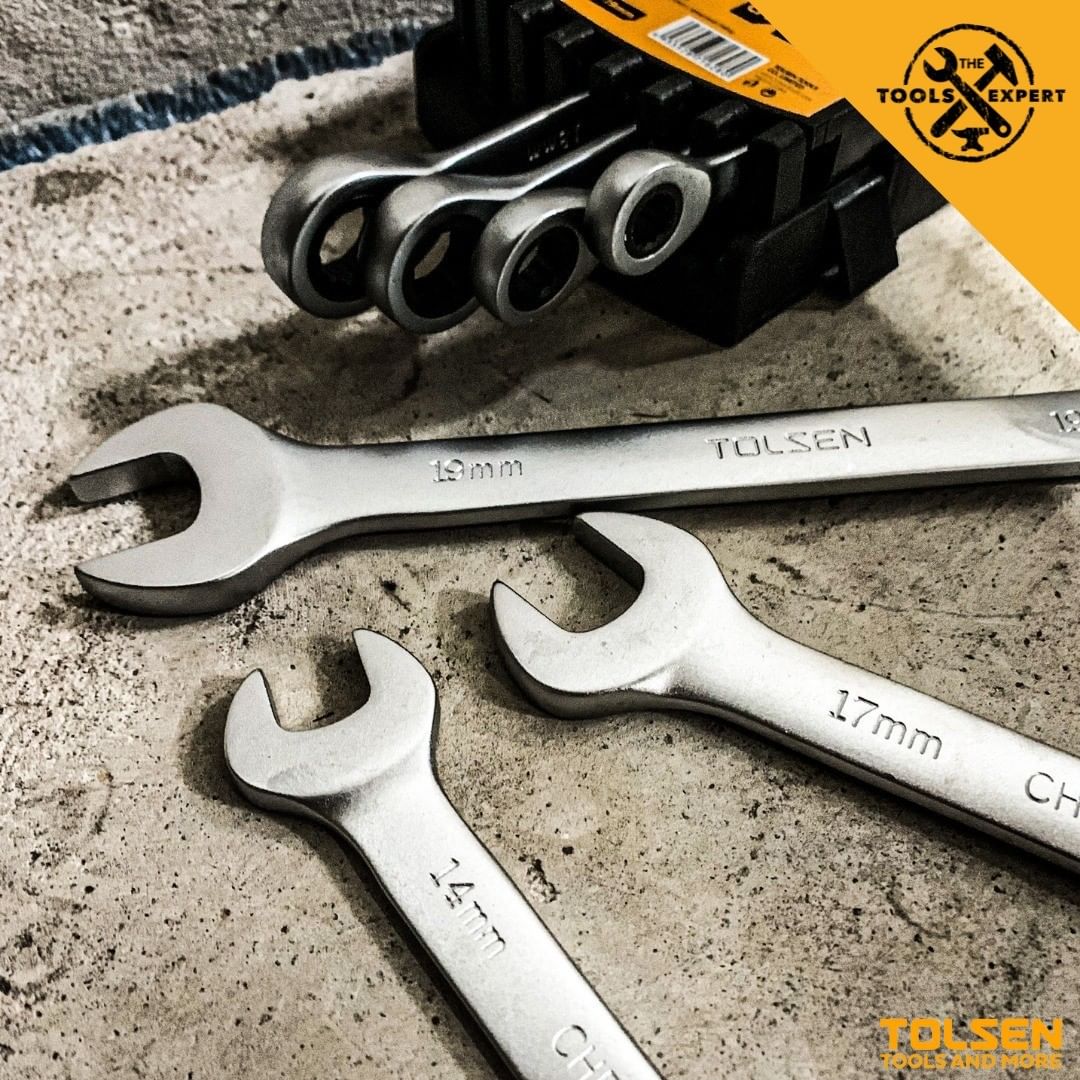 TolsenWorld's tweet image. The Tolsen combination spanner set is made from high-quality chrome vanadium steel, which is a durable and rust-resistant material. Includes a wide range of sizes, making it easy to select the right tool for the job. #mechanictools #spannerset #combinationwrench #handtools