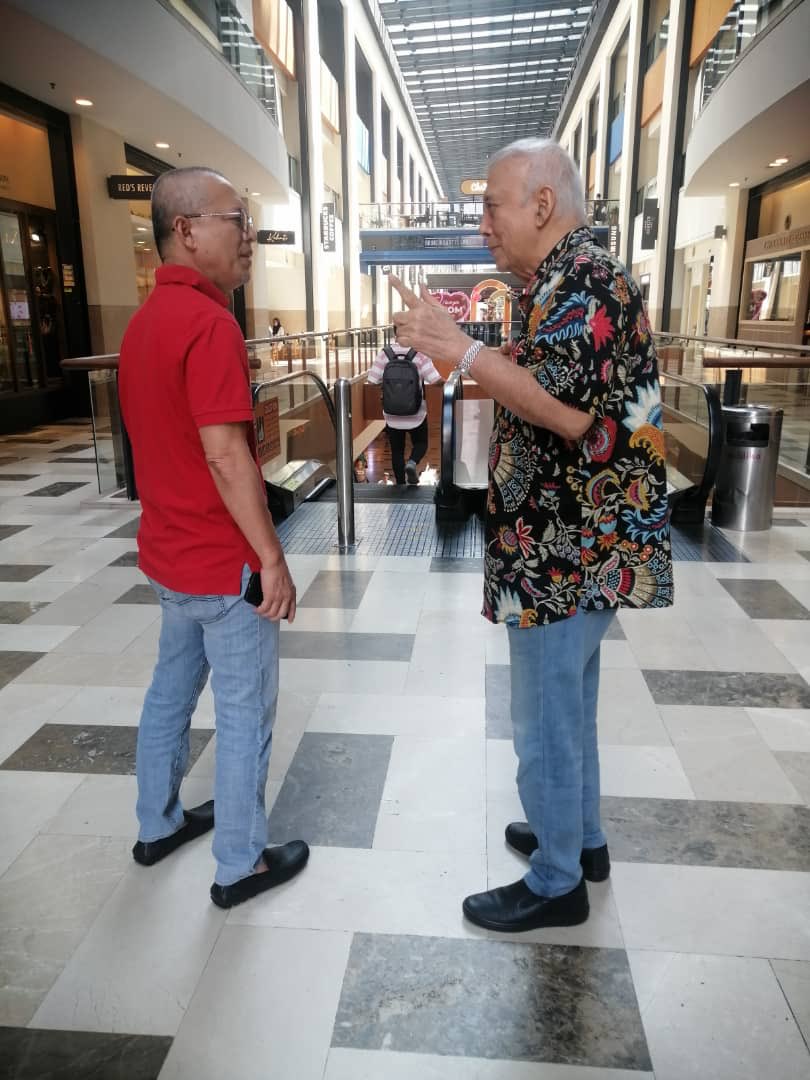 RahimRTC's tweet photo. Pertemuan dan perbincangan dgn Ketua Penerangan Bersatu, Yb Dato Razali Idris di Publika, KL tengah hari ini...
Dari interaksi ini, nampaknya gerak kerja penerangan Bersatu dlm menghadapi cabaran prn telah pun mula disusun sebaiknya bg mencapai prestasi maksima dan optima bg PN ! https://t.co/fBYoacyAjo