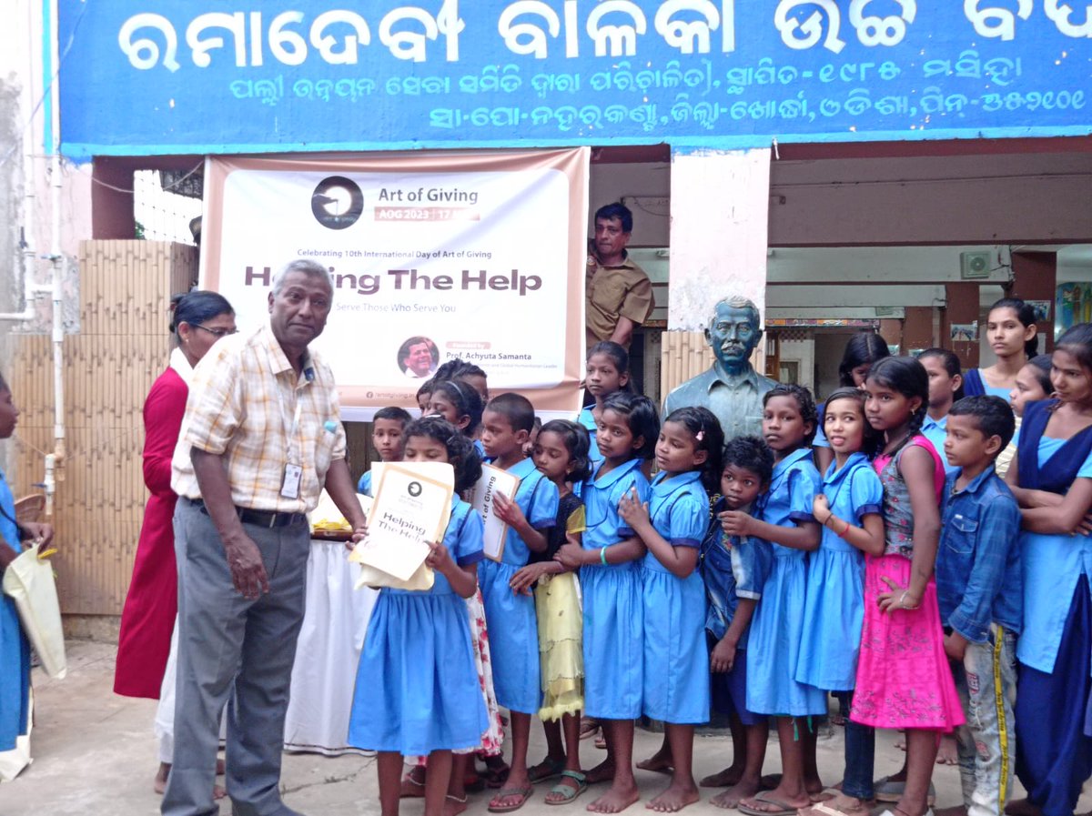 KIITSOL's tweet photo. KIIT School of Language &amp; Literature (KSLL) celebrating International Art of Giving Day at Ramadevi Girls High School,  Bhubaneswar spreading the philosophy of renowned philanthropist Dr Achyuta Samanta, Founder, KIIT &amp; KISS.
#AOG2023  #HelpingTheHelp  #KIIT  #KSLL  #KSOL https://t.co/cd5n8aJCno