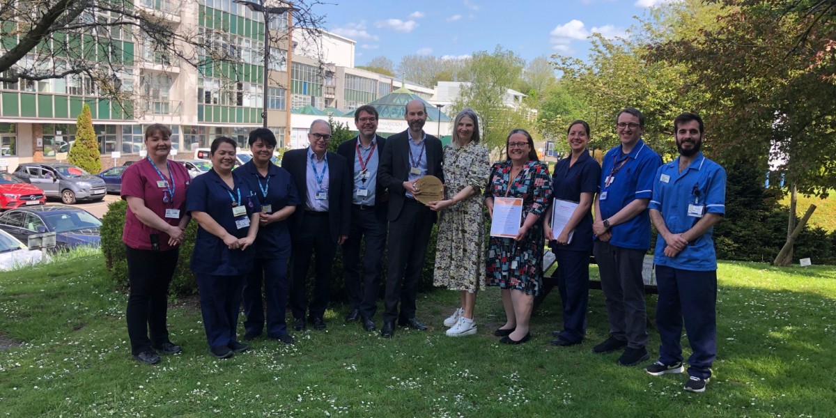 Myeloma UK (@myelomauk) on Twitter photo Congratulations to the haematology team at <a href="/royalmarsdenNHS/">The Royal Marsden NHS Foundation Trust</a> who were presented with the Myeloma UK Clinical Service Excellence Programme (CSEP) Award for the second time yesterday. Recognising their commitment to raising the bar for treatment and providing compassionate care 🧡 Congratulations to the haematology team at <a href="/royalmarsdenNHS/">The Royal Marsden NHS Foundation Trust</a> who were presented with the Myeloma UK Clinical Service Excellence Programme (CSEP) Award for the second time yesterday. Recognising their commitment to raising the bar for treatment and providing compassionate care 🧡