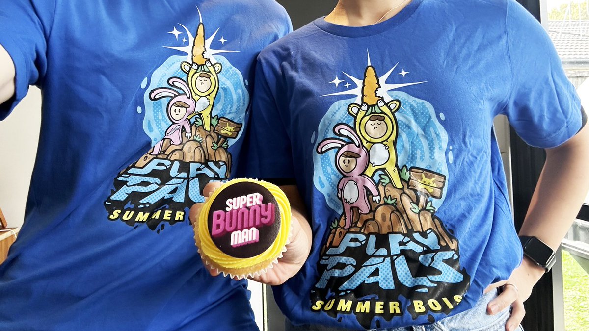 Let's go SUMMER BOOOOIS!!! <a href="/GavinFree/">Gavin Free</a> <a href="/AH_Michael/">Hi</a>! 🐰🥕🐰

We celebrated the launch of Super Bunny Man V1.0 with cupcakes and our favourite t-shirts! 😉🧁
