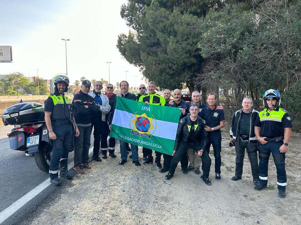 IPAAlicanteCV's tweet photo. Sigue nuestro EQUIPO con la Primera Ruta motera por sedes IPA de España 🇪🇸.
Visita a Ipa Sevilla.
Gracias por vuestras atenciones COMPAÑEROS.
“Servo per Amikeco” – Servicio a través de la amistad, este es nuestro lema.
@IpaSevilla @IPAEspana https://t.co/LdBA9Si4zn