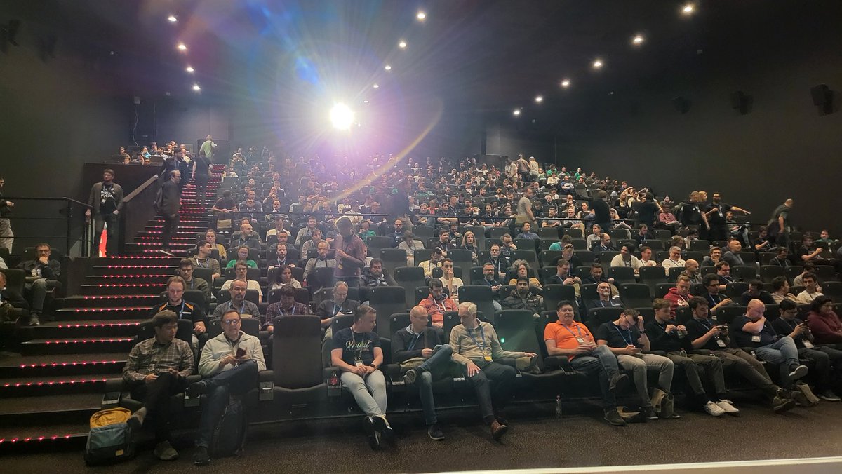 MishManners's tweet image. Thank you all for coming to my talk yesterday. Standing room only... this was 5mins before the talk started.

You all giving me the feel good vibes 🥰 #Techorama