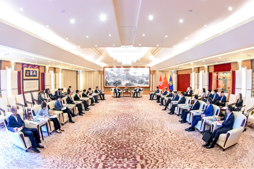 CM_Belarus's tweet photo. 🤝12 мая China Merchants Group и China Life подписали соглашение о стратегическом сотрудничестве в China Merchants Building в Гонконге.
🤝5月12日，招商局集团与中国人寿在香港招商局大厦签订战略合作协议。
#一带一路 #经济 #金融 #投资 #中白工业园 #中国 #白俄罗斯 #beltandroad #economy https://t.co/qE5EbZyH9T