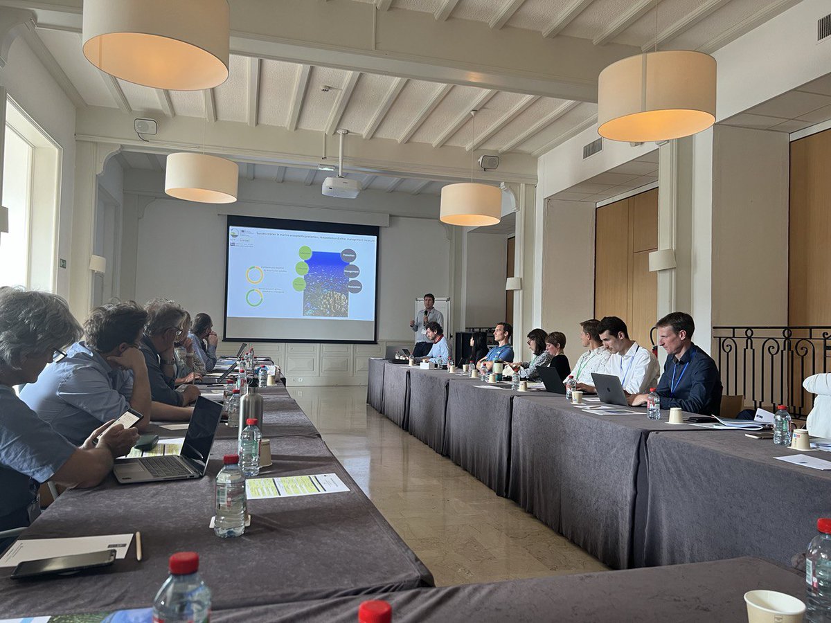 🐠🍀Sur l'Ile des Embiez, je participe aujourd'hui à la réunion annuelle du programme MaCoBioS

L'objectif :  proposer des solutions d’adaptation du changement climatique respectant la biodiversité et les écosystèmes des milieux marins pour plus de science dans nos politiques