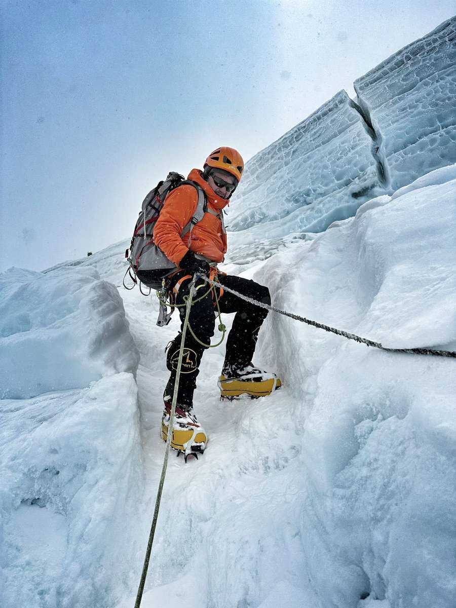 Everest? ✅⛰️
After an exhilarating journey we have reached the summit and have now raised over £500k for <a href="/BrainAppeal/">The National Brain Appeal</a> to create the world’s first Rare Dementia Centre. Thanks to all who have supported and donated. I'm over the moon (and exhausted). justgiving.com/campaign/coolw…